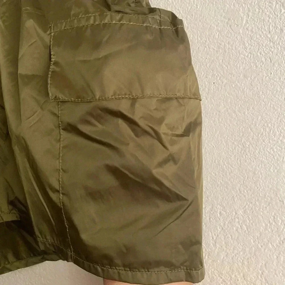 🆕 Offline by Aerie Nylon Shine Short Olive L🆕 - Picture 5 of 14